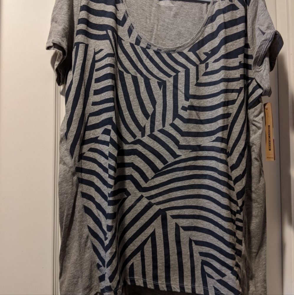 DKNY Jeans XXL Grey and Navy T-shirt